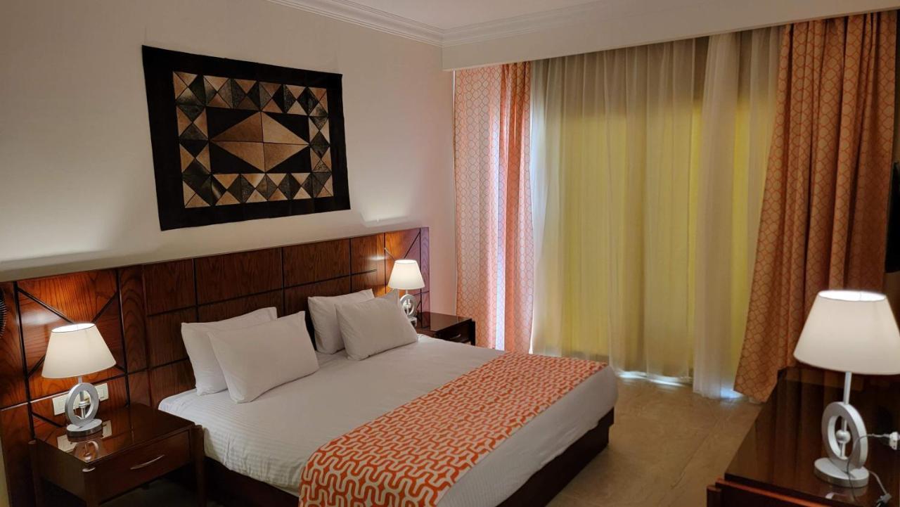 Oyster Bay Beach Resort - Luxury Serviced Condo Marsa Alam Exteriör bild