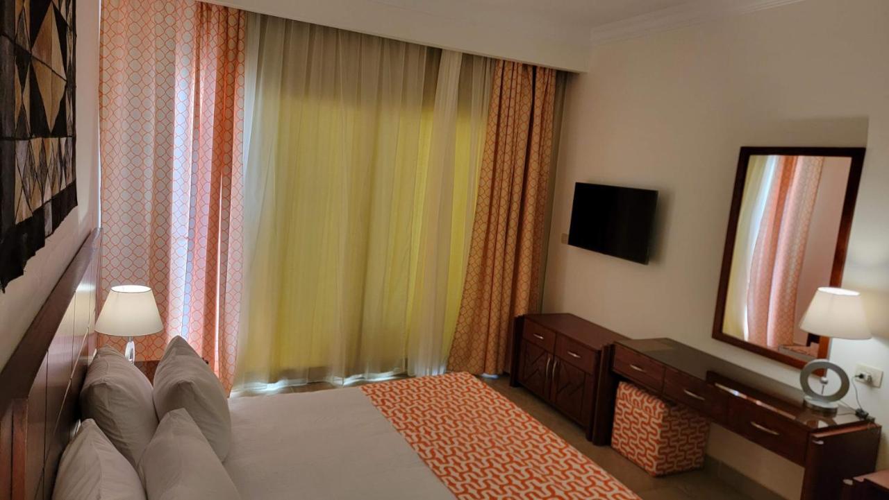 Oyster Bay Beach Resort - Luxury Serviced Condo Marsa Alam Exteriör bild
